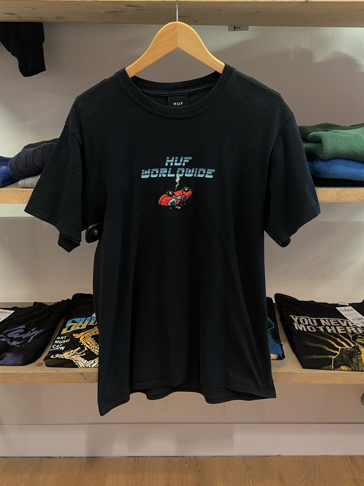 M - HUF T-shirt