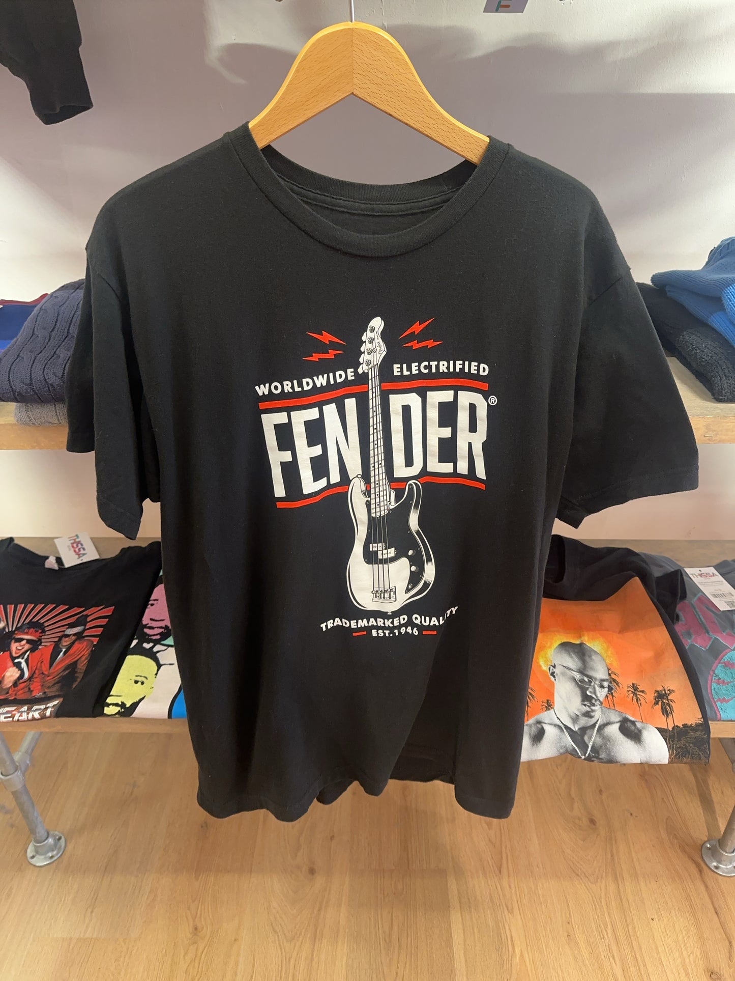 L - Fender P Bass Band T-shirt