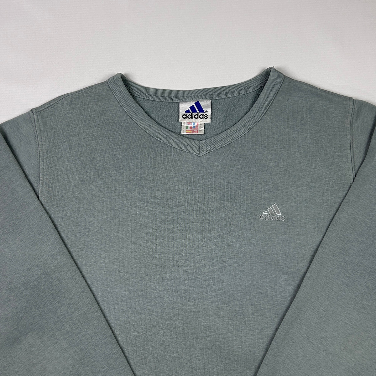 M - 2000's Adidas Gray Long Sleeve Crewneck Sweatshirt