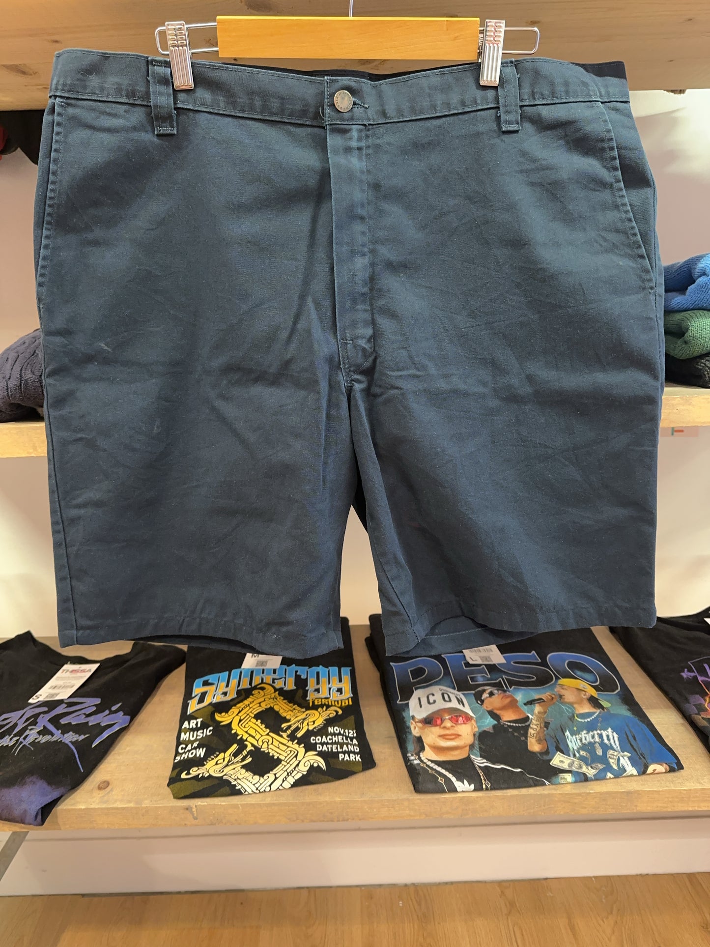 36 - Dickies Shorts