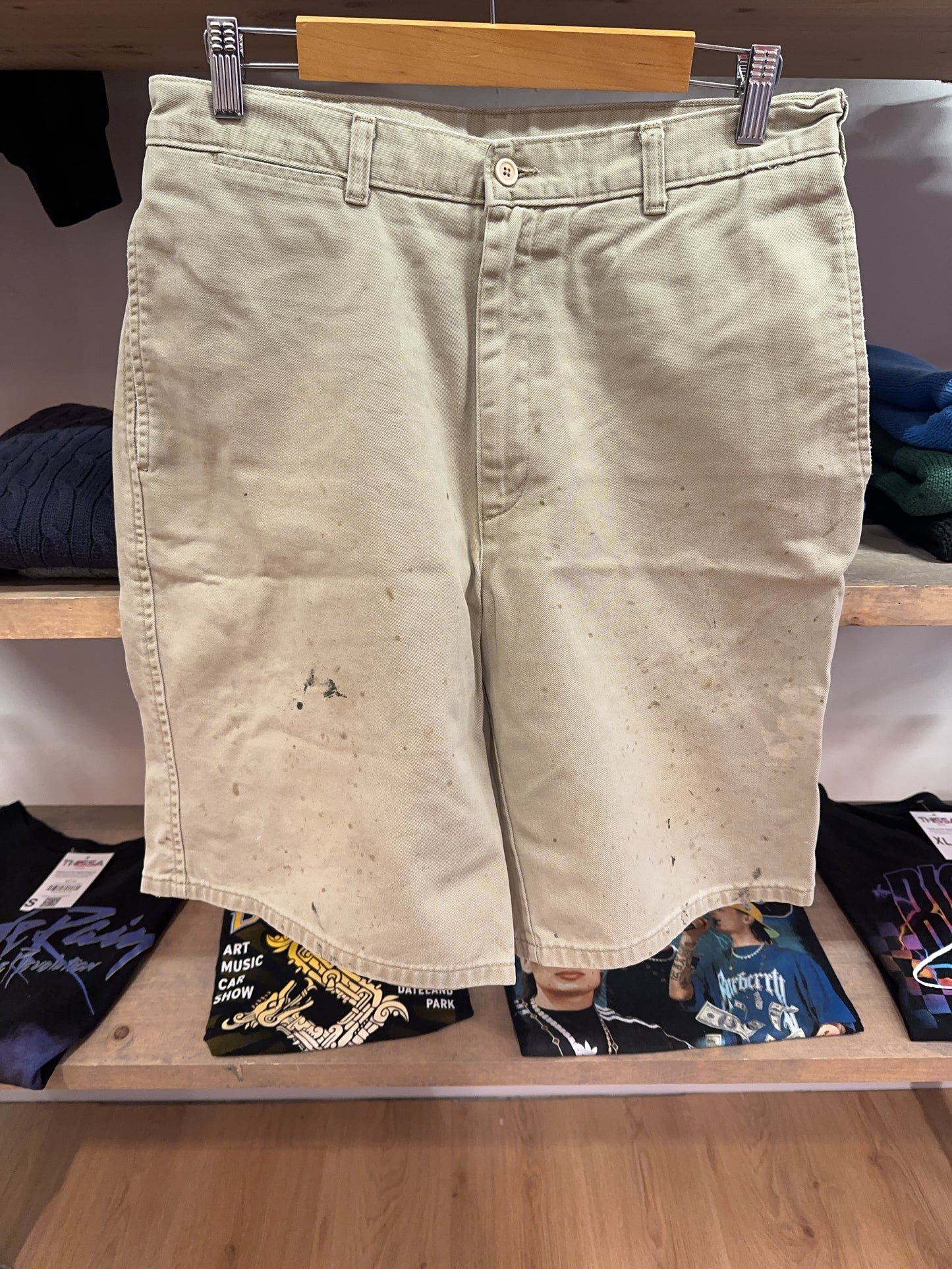 32 - Carhartt Shorts