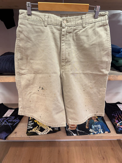 32 - Carhartt Shorts