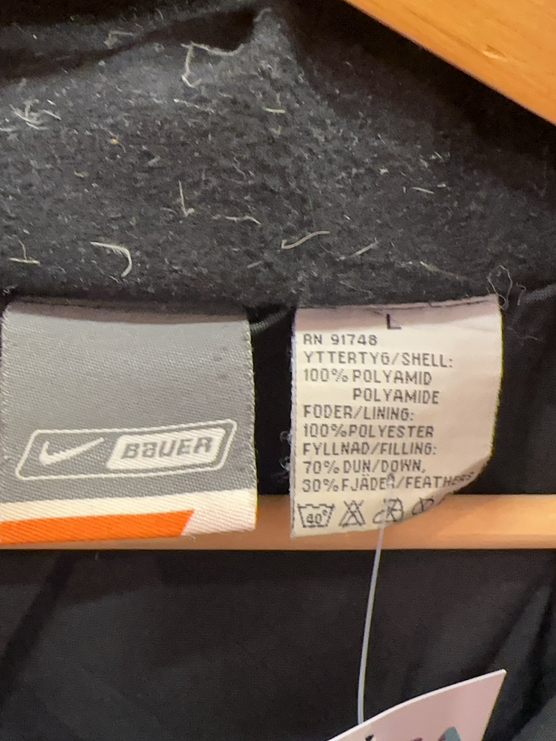 L - Vintage 2000's Nike Canada Ice Hockey Puffer Jacket