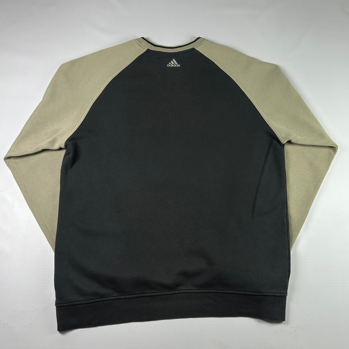 M - Vintage 2000's Adidas Sweatshirt