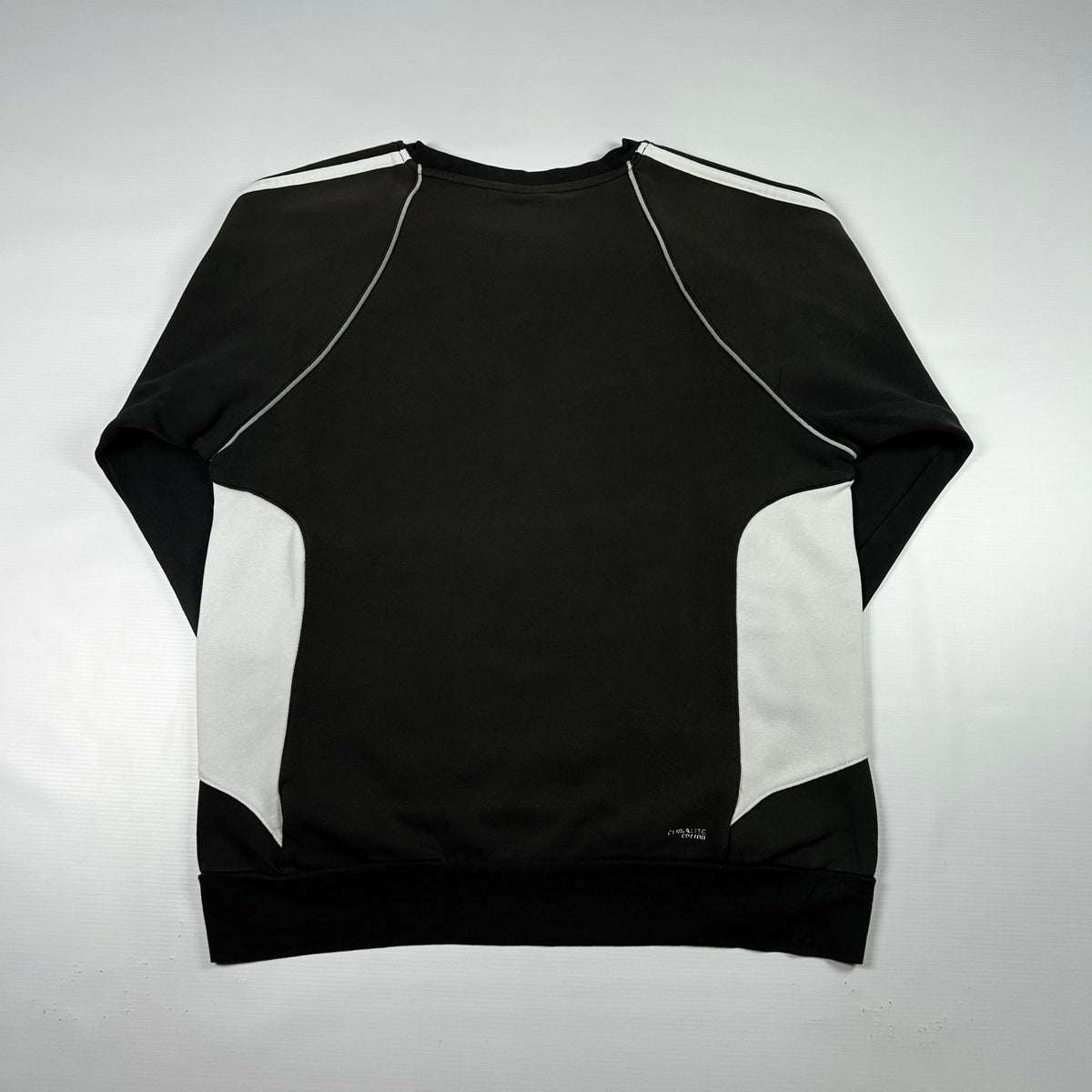 M - Vintage 2000's Adidas Sweatshirt
