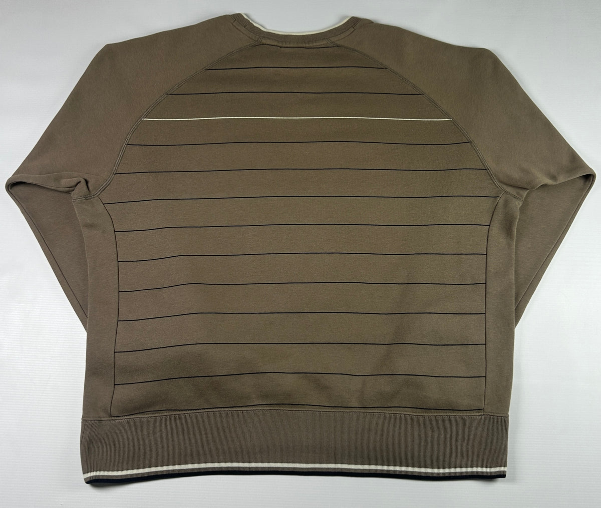 L - Vintage 2000's Nike Sweatshirt