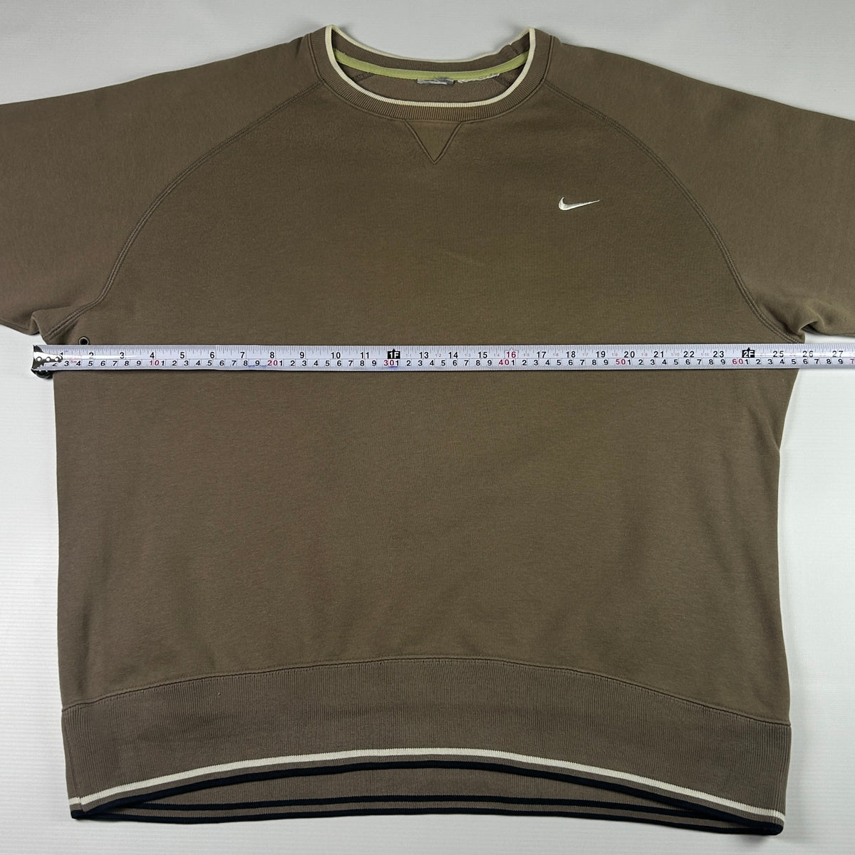 L - Vintage 2000's Nike Sweatshirt