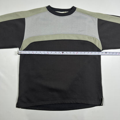 M - Vintage 2000's Nike Sweatshirt