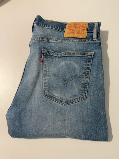 36 X 32 - Levi’s Jeans