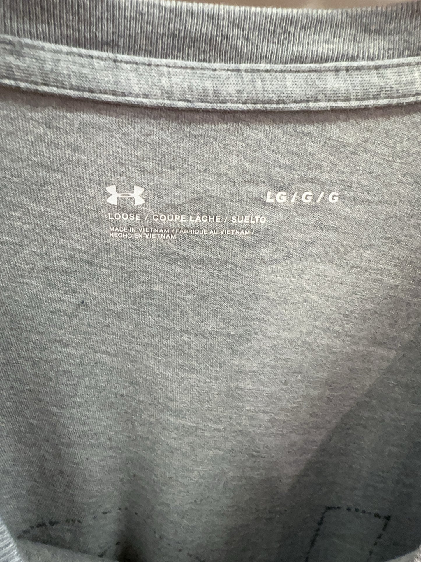 L - Under Armour T-shirt