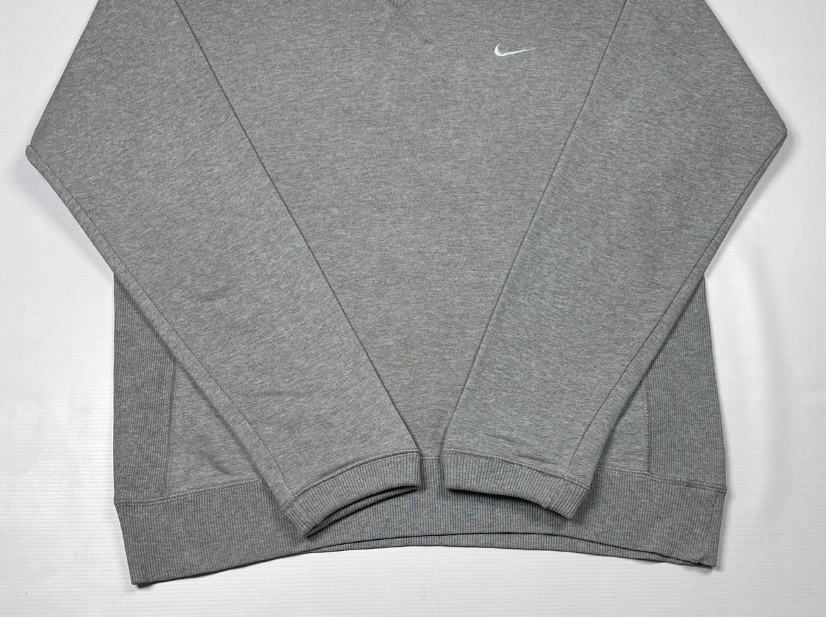 L - Vintage 2000's Nike Sweatshirt