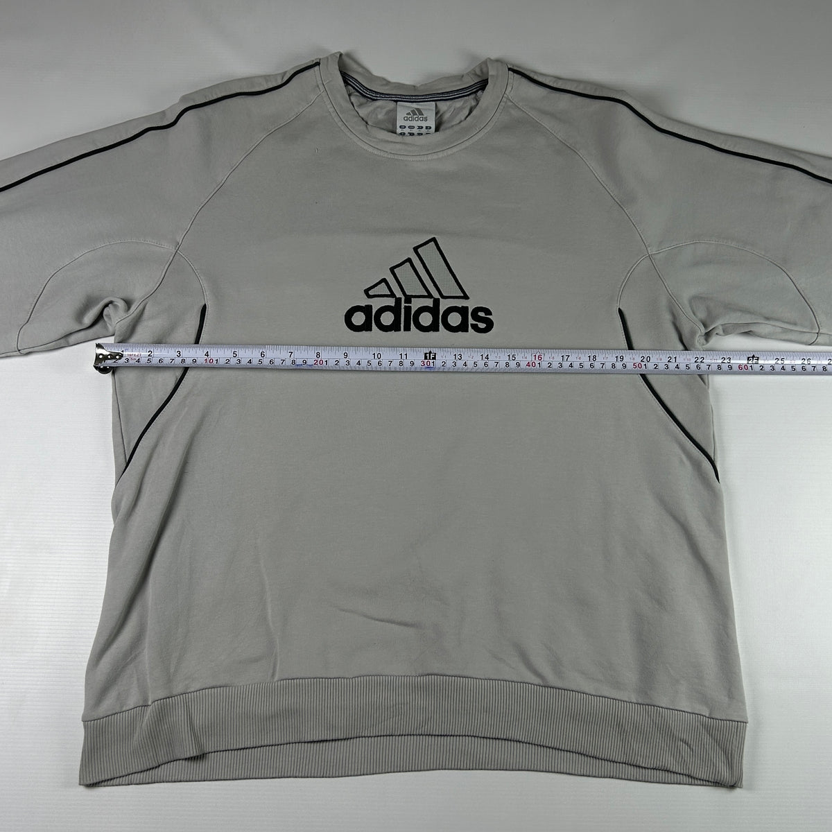 XL - Vintage 2000's Adidas Sweatshirt
