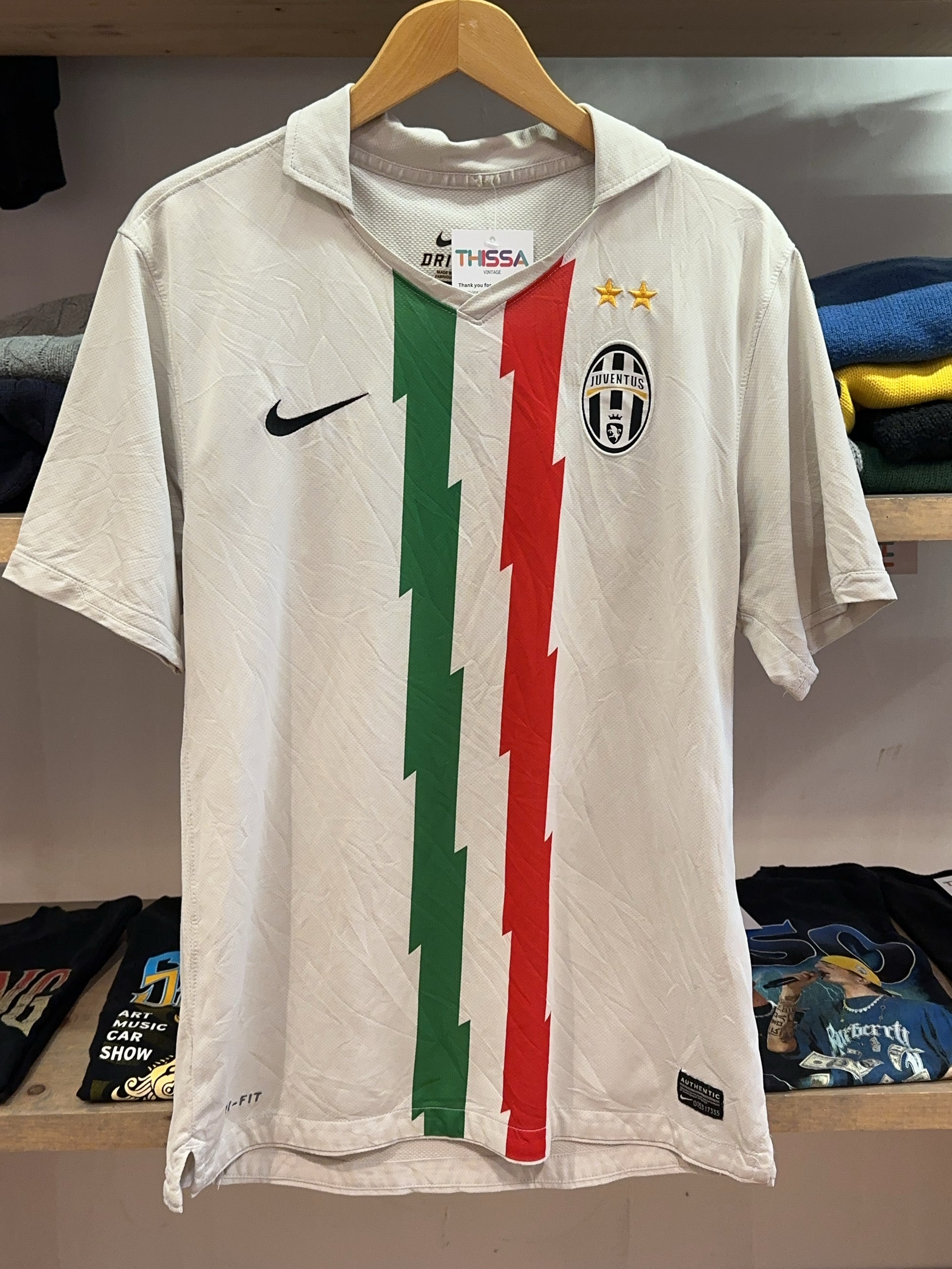 2010-11 Juventus Nike Away Football Shirt - M