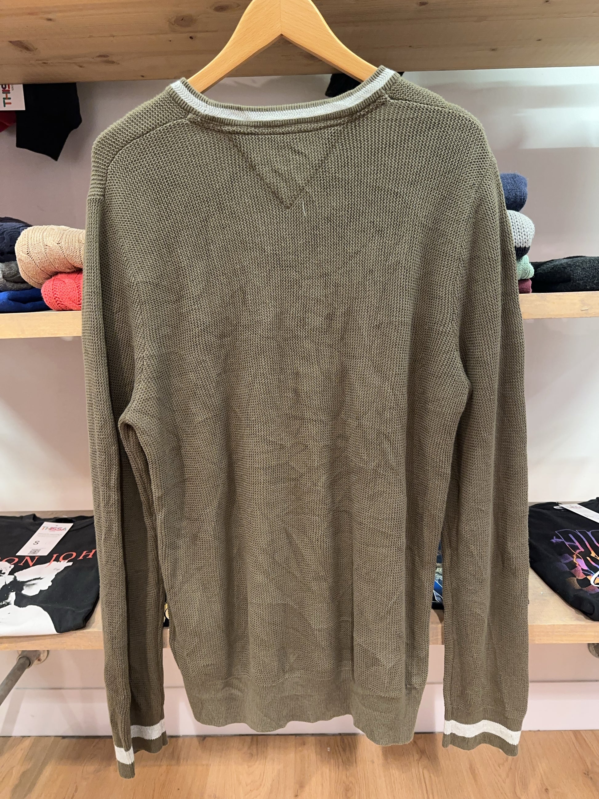 NEW Tommy Hilfiger Sweatshirt - L