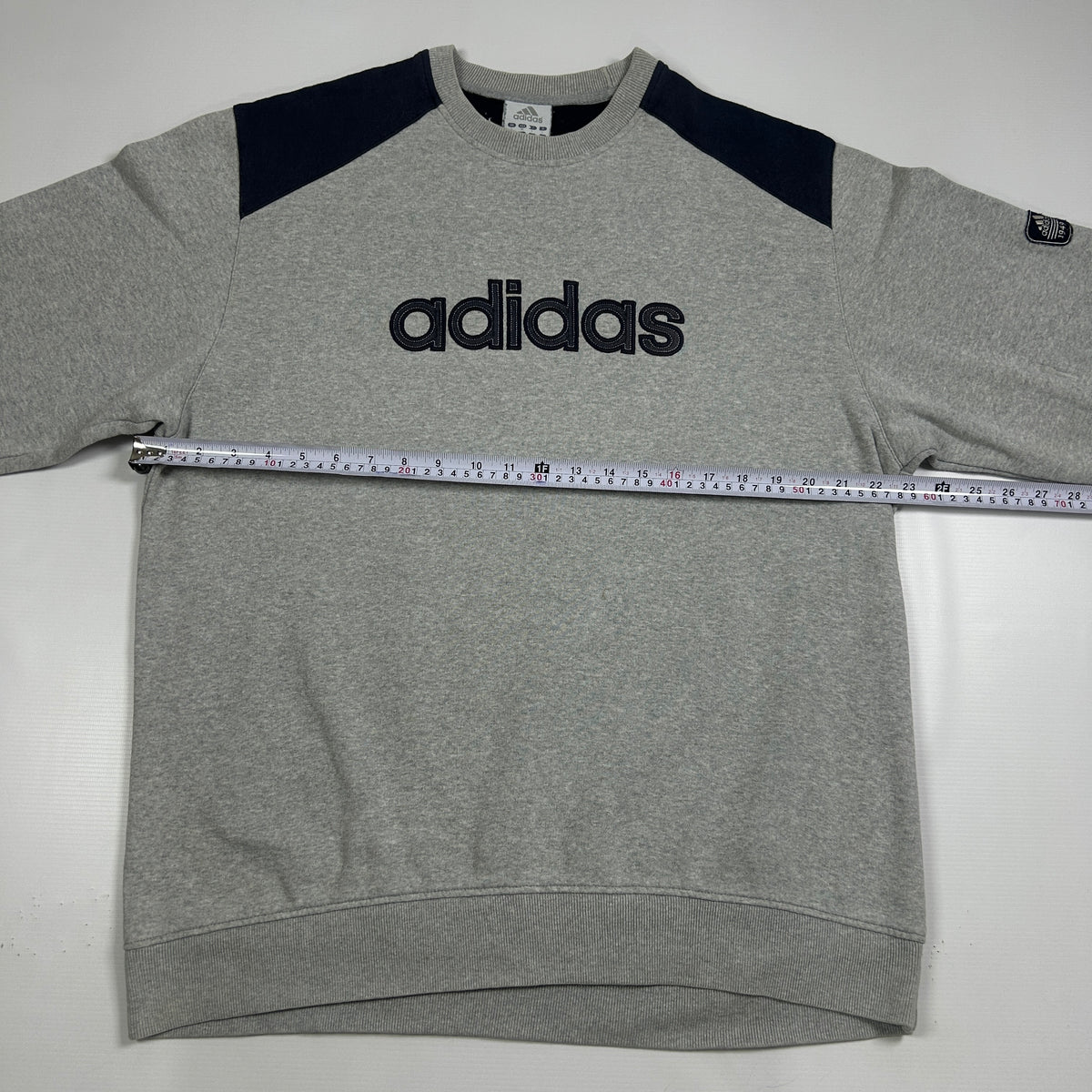 L - Vintage 2000's Adidas Sweatshirt