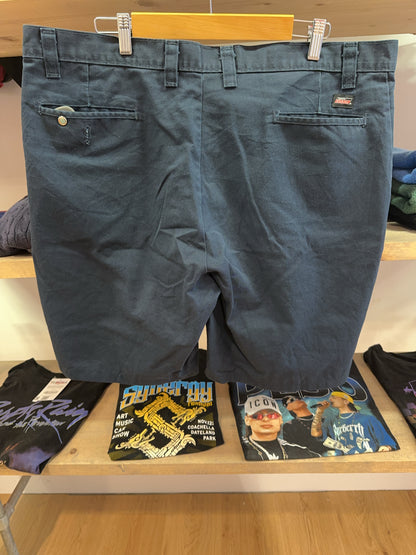 36 - Dickies Shorts