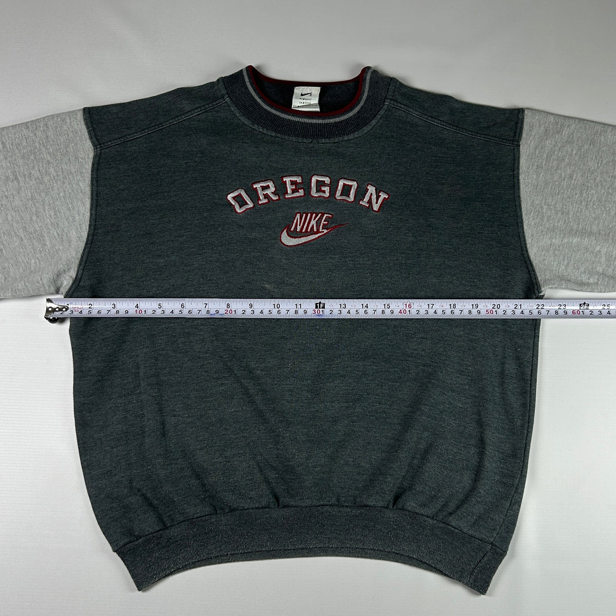 S - Nike 1990's Oregon Vintage Crewneck Sweatshirt
