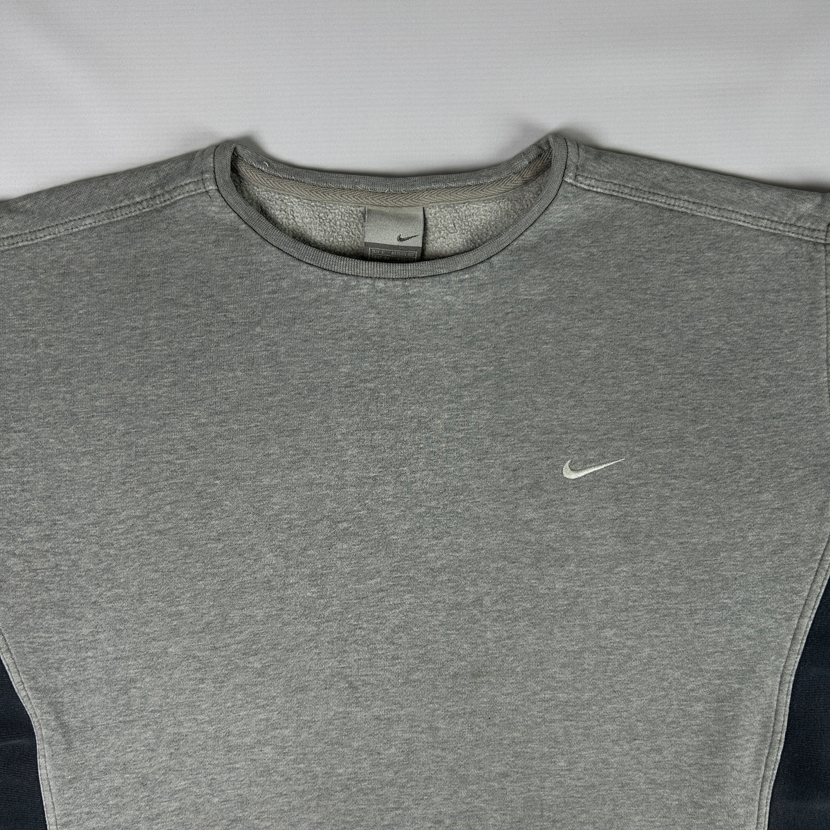 L - Vintage 2000's Nike Sweatshirt