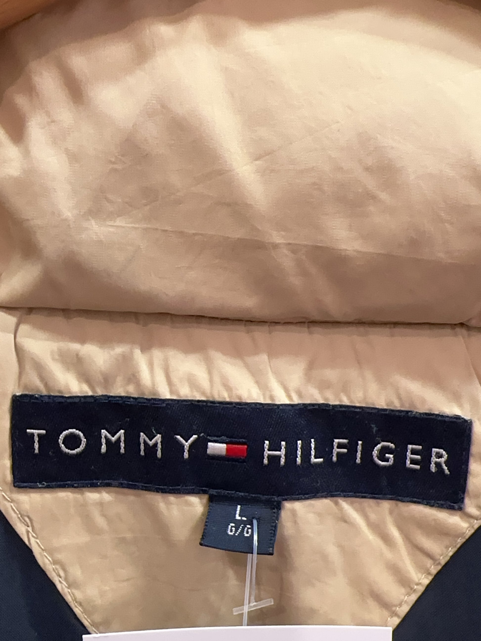 L - Tommy Hilfiger Puffer Jacket