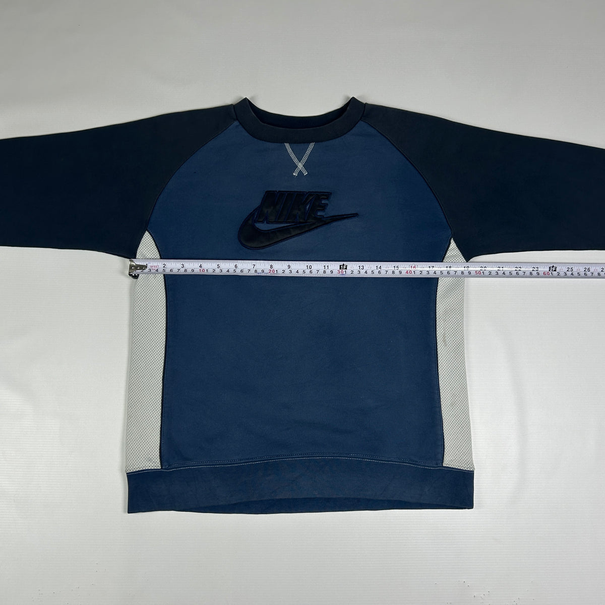 XS - Vintage 2000's Nike Sweatshirt