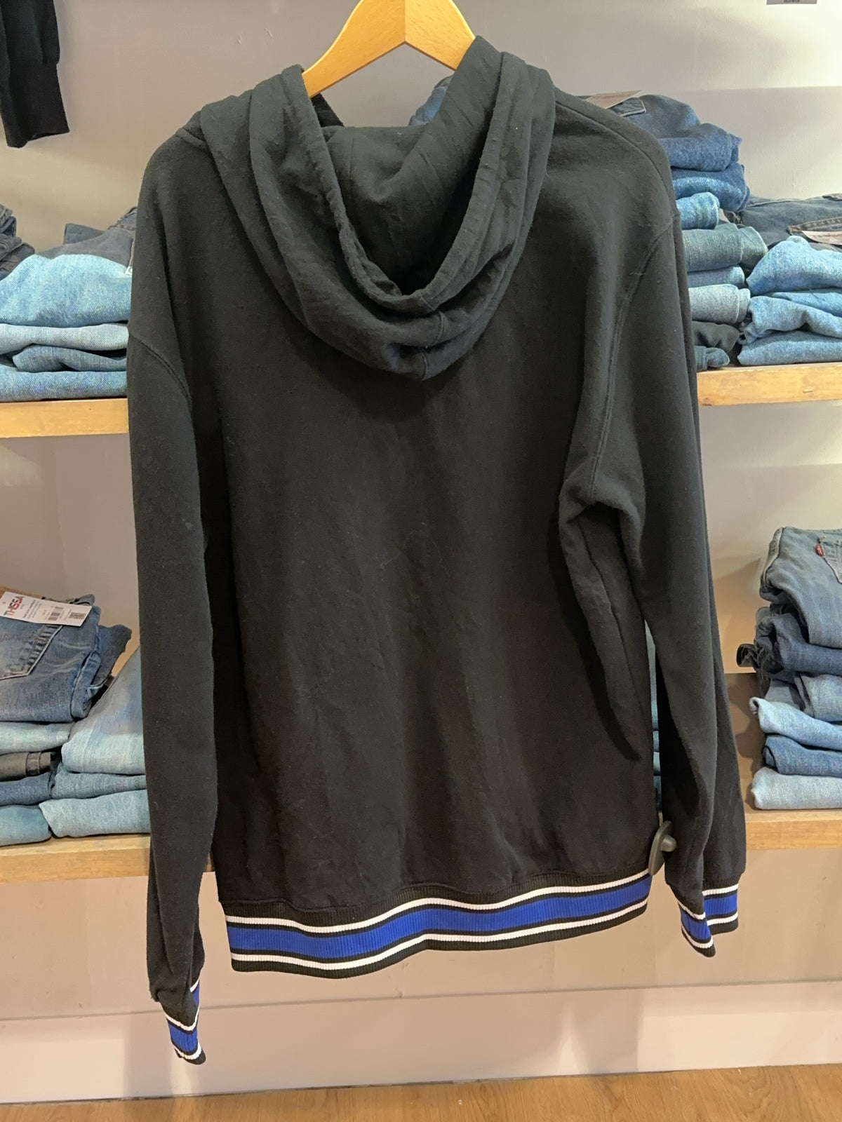 L - Philadelphia 76ers NBA Black Pullover Hoodie