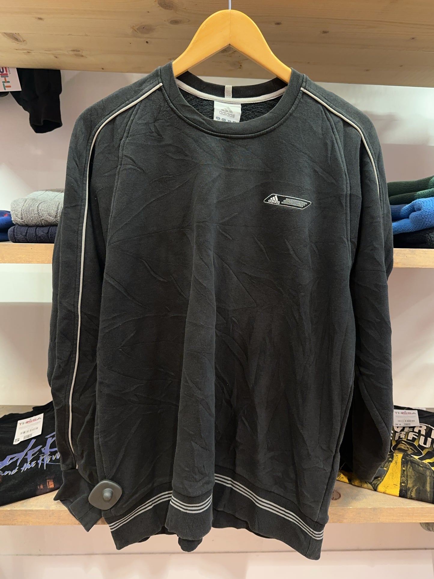 M - Vintage 2000's Adidas Sweatshirt