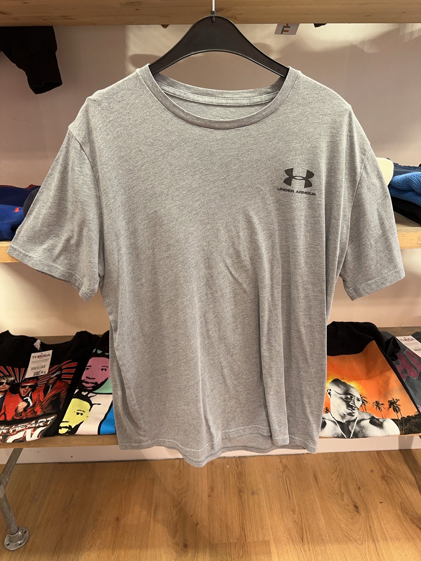 L - Under Armour T-shirt