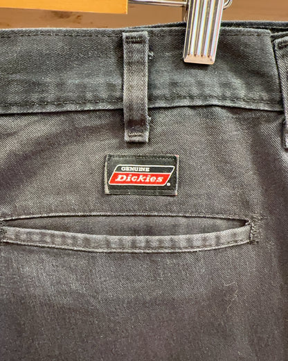36 - Dickies Shorts