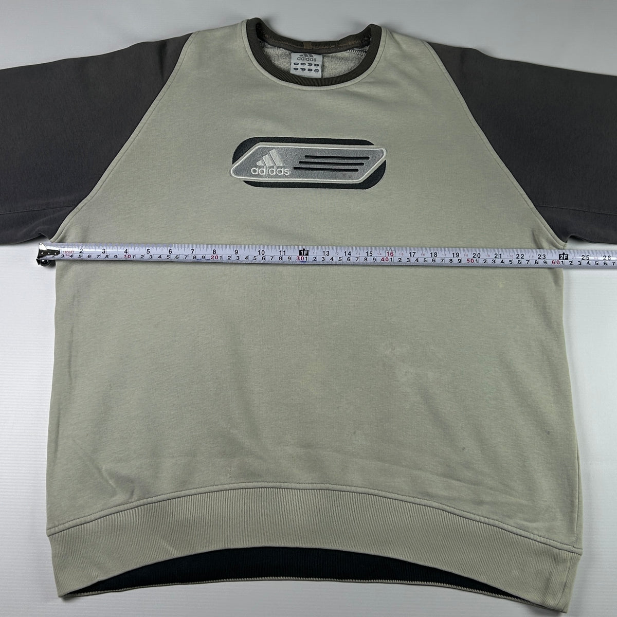 M - Vintage 2000's Adidas Sweatshirt