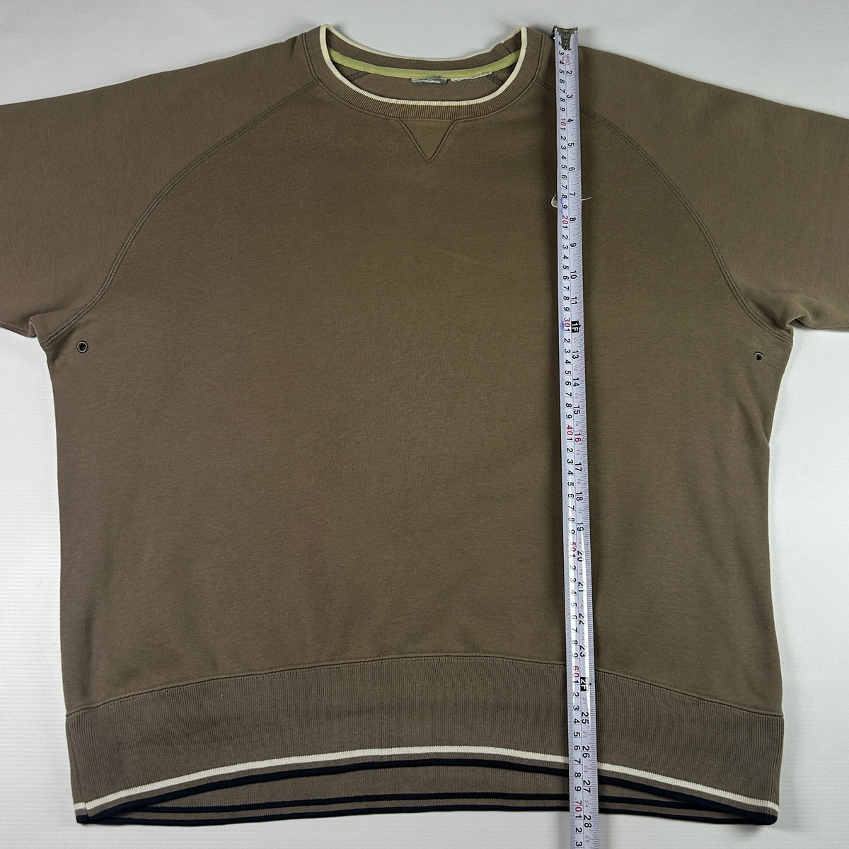 L - Vintage 2000's Nike Sweatshirt