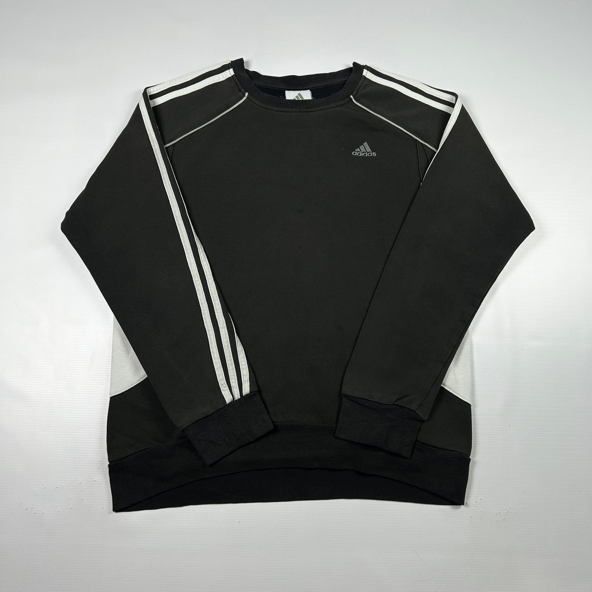 M - Vintage 2000's Adidas Sweatshirt