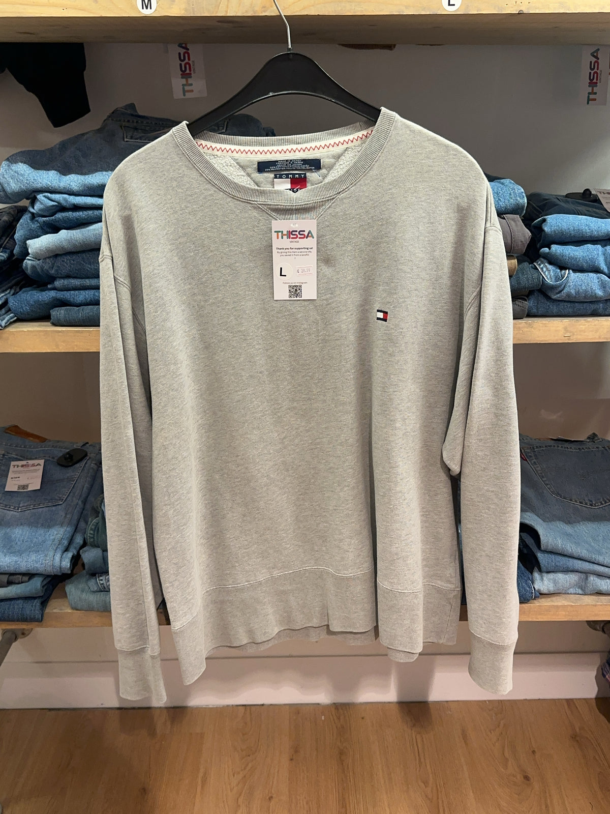 L - Tommy Hilfiger Sweatshirt