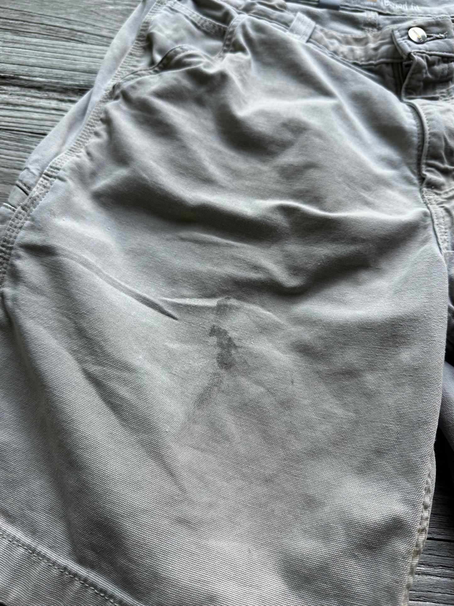 33 - Carhartt Shorts