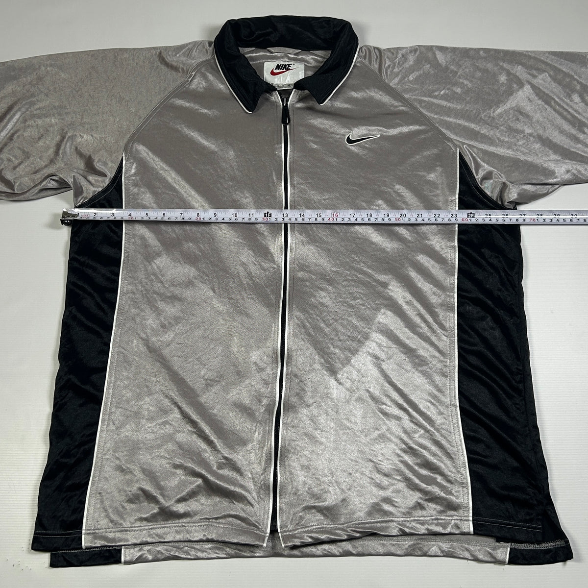 XL - Vintage 1990's Velvet Warm Up Track Nike Shirt