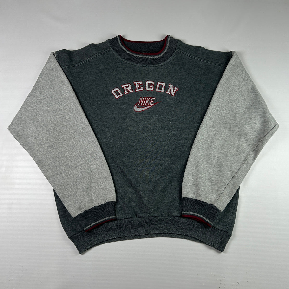 S - Nike 1990's Oregon Vintage Crewneck Sweatshirt