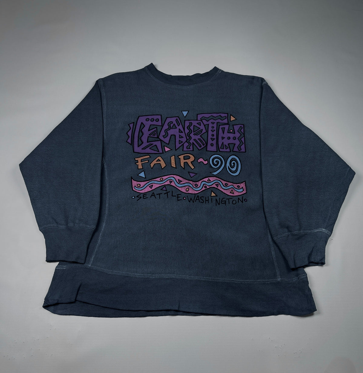 L - Earth Fair 1990's Seattle Washington Graphic Sweatshirt