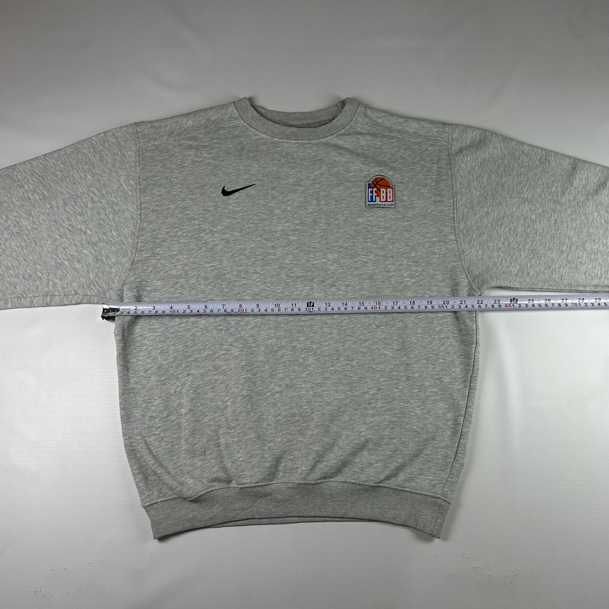 S - vintage 2010's Nike FFBB Gray Basketball Sweatshirt