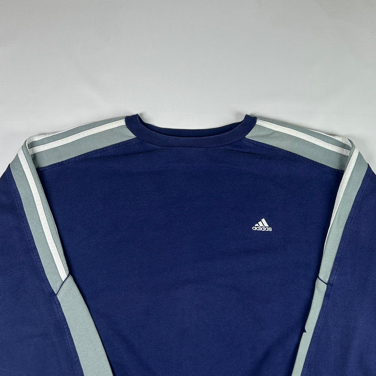 XL - Vintage 2000's Adidas Sweatshirt