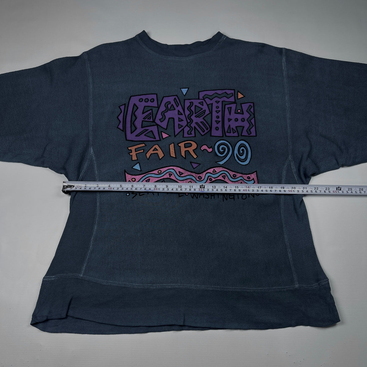 L - Earth Fair 1990's Seattle Washington Graphic Sweatshirt