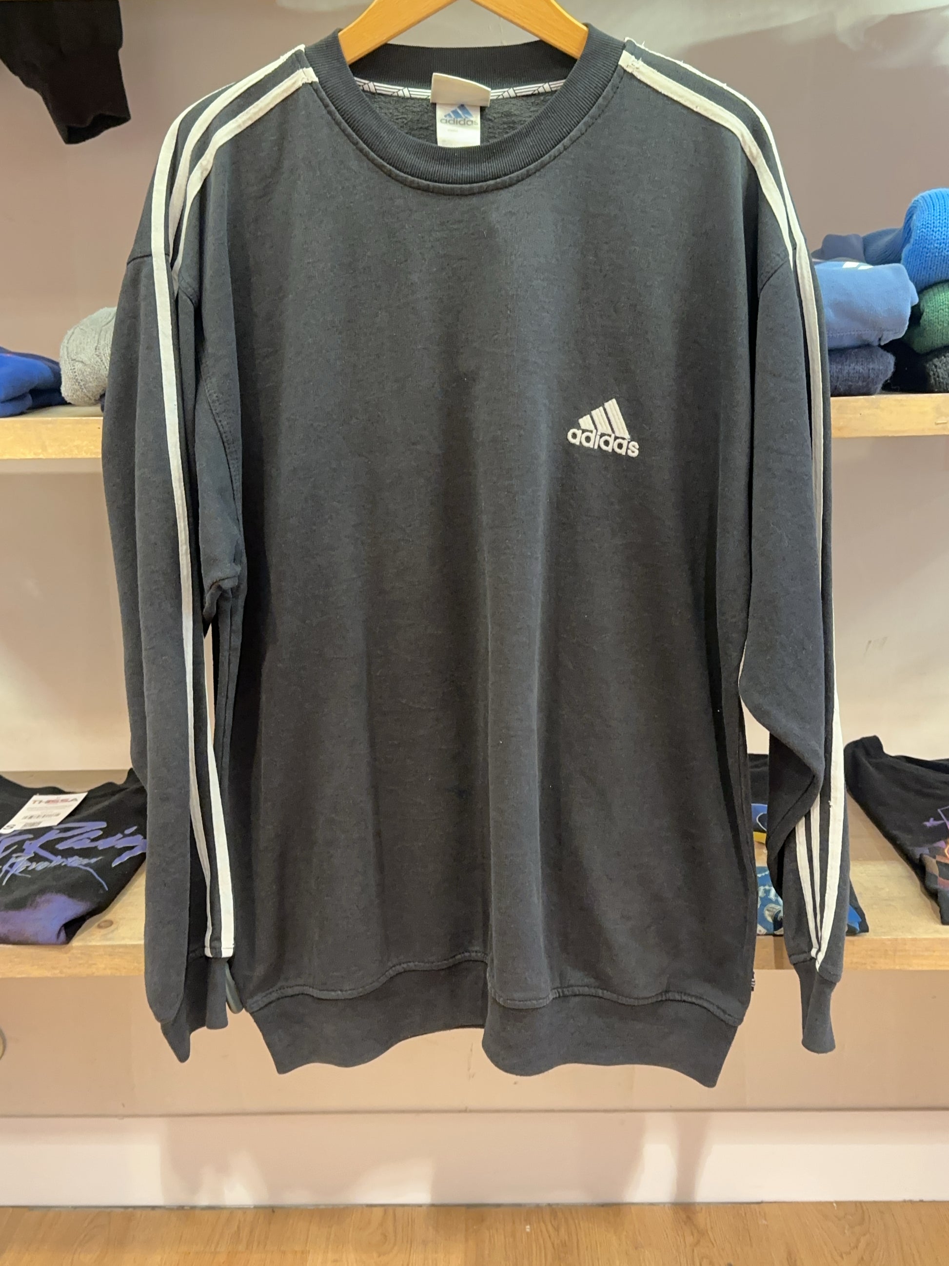 L - Vintage 2000's Adidas Sweatshirt