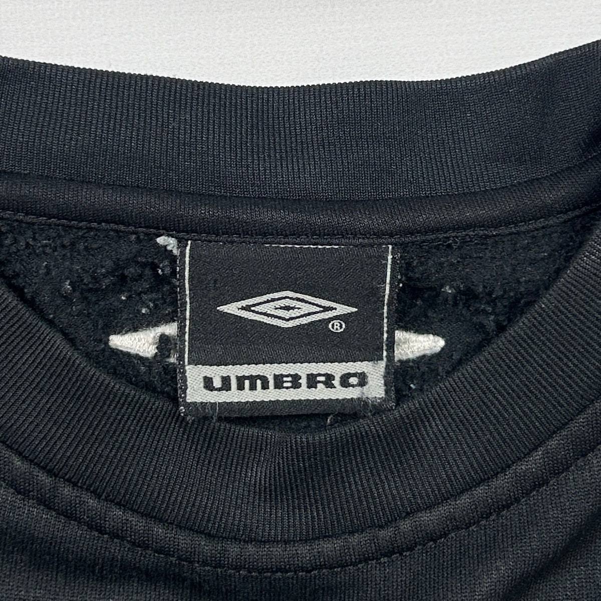 L - Vintage 1990's Umbro Centerd Diamond Logo Sweatshirt