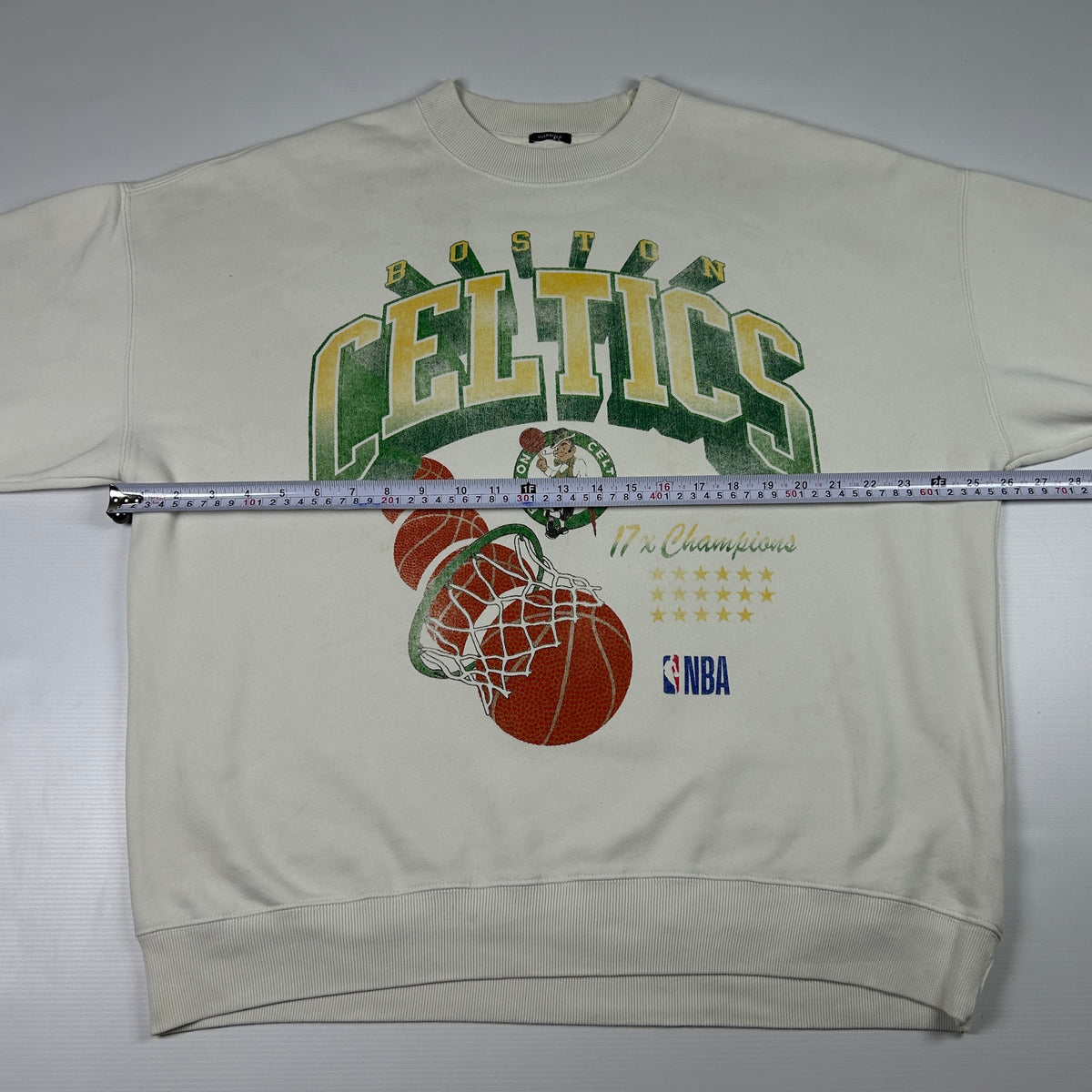 L - Boston Celtics 2000's NBA Oversized Graphic Sweatshirt