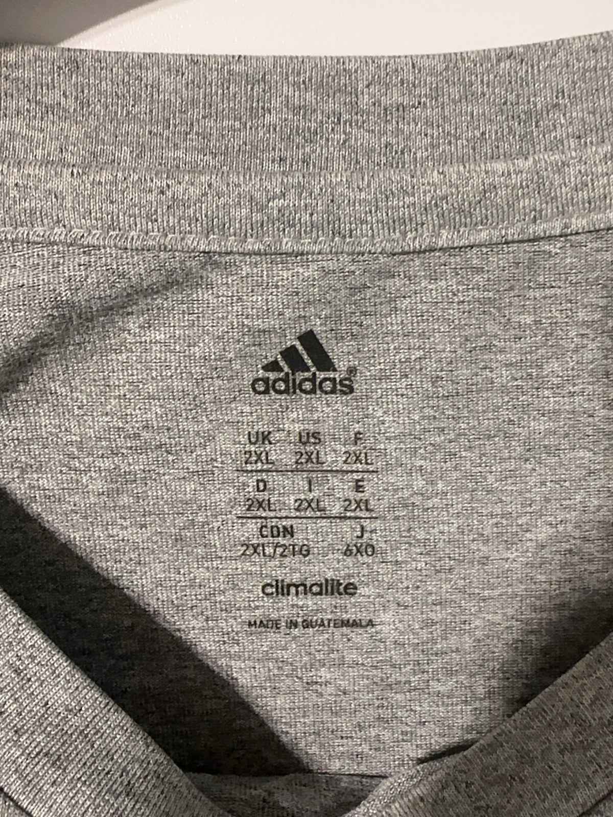 2XL - Adidas Dallas Basketball Graphic T-Shirt