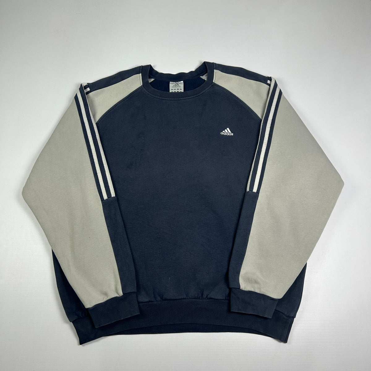 L - Vintage 2000's Adidas Sweatshirt