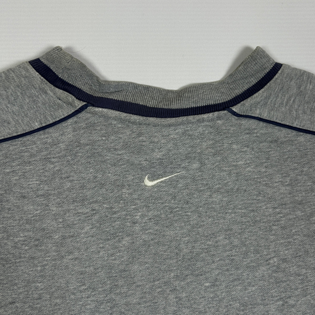 M - Vintage 2000's Nike Sweatshirt