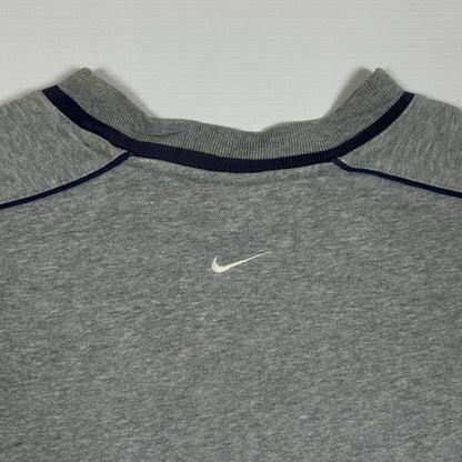 M - Vintage 2000's Nike Sweatshirt