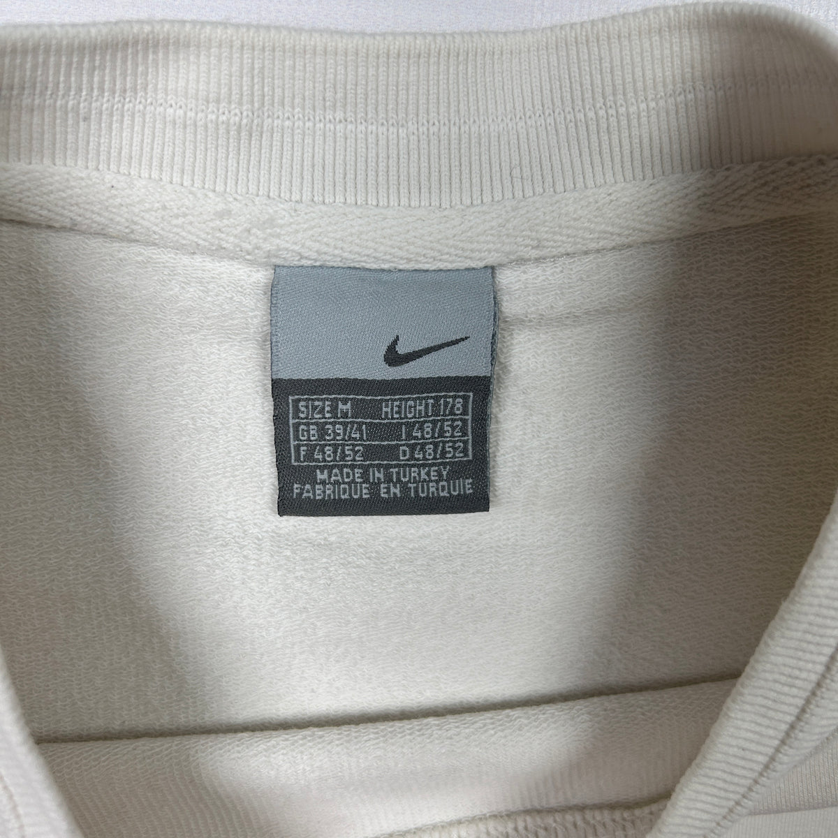 M - Nike 2000's White Long Sleeve Sweatshirt
