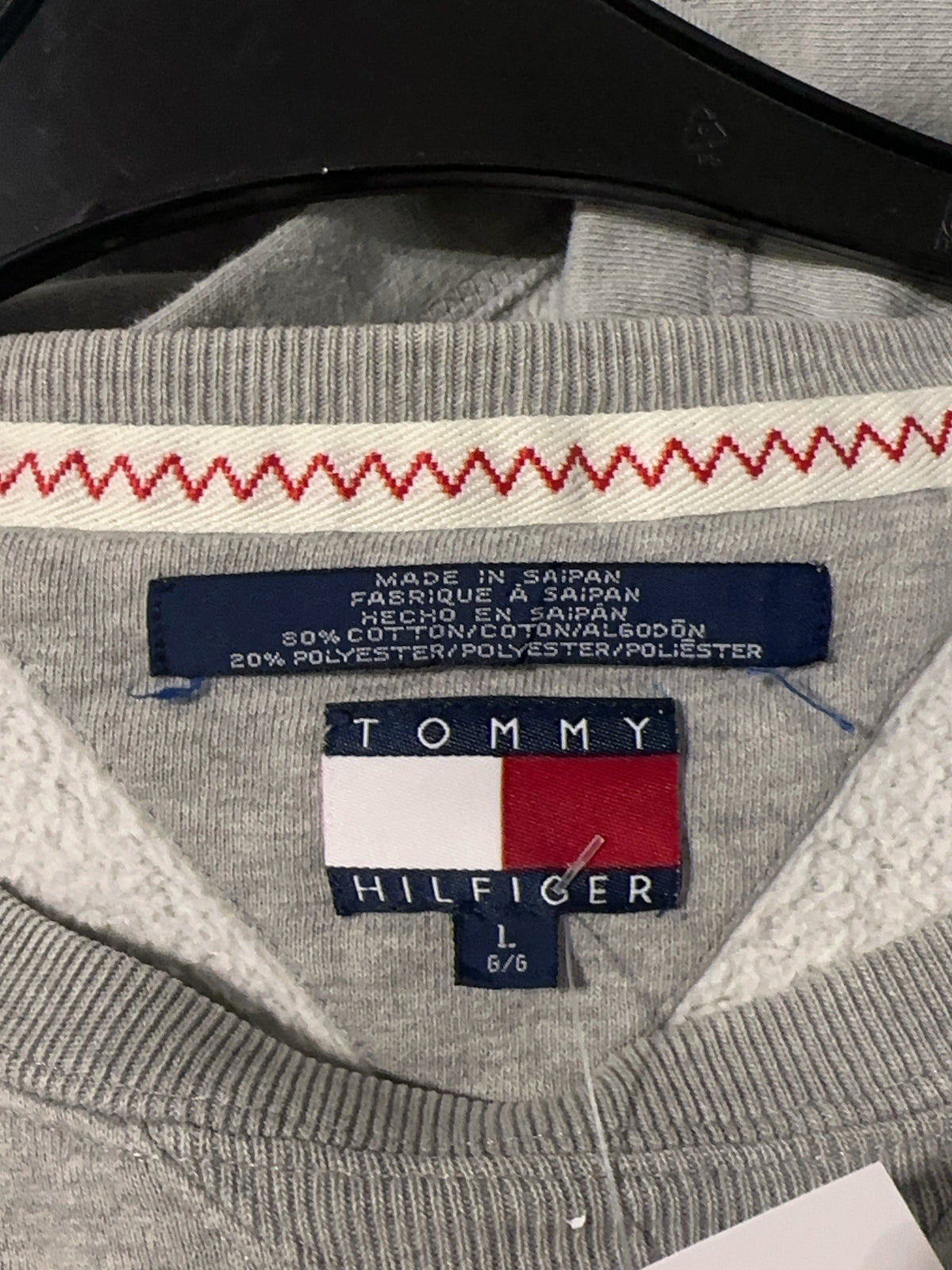 L - Tommy Hilfiger Sweatshirt