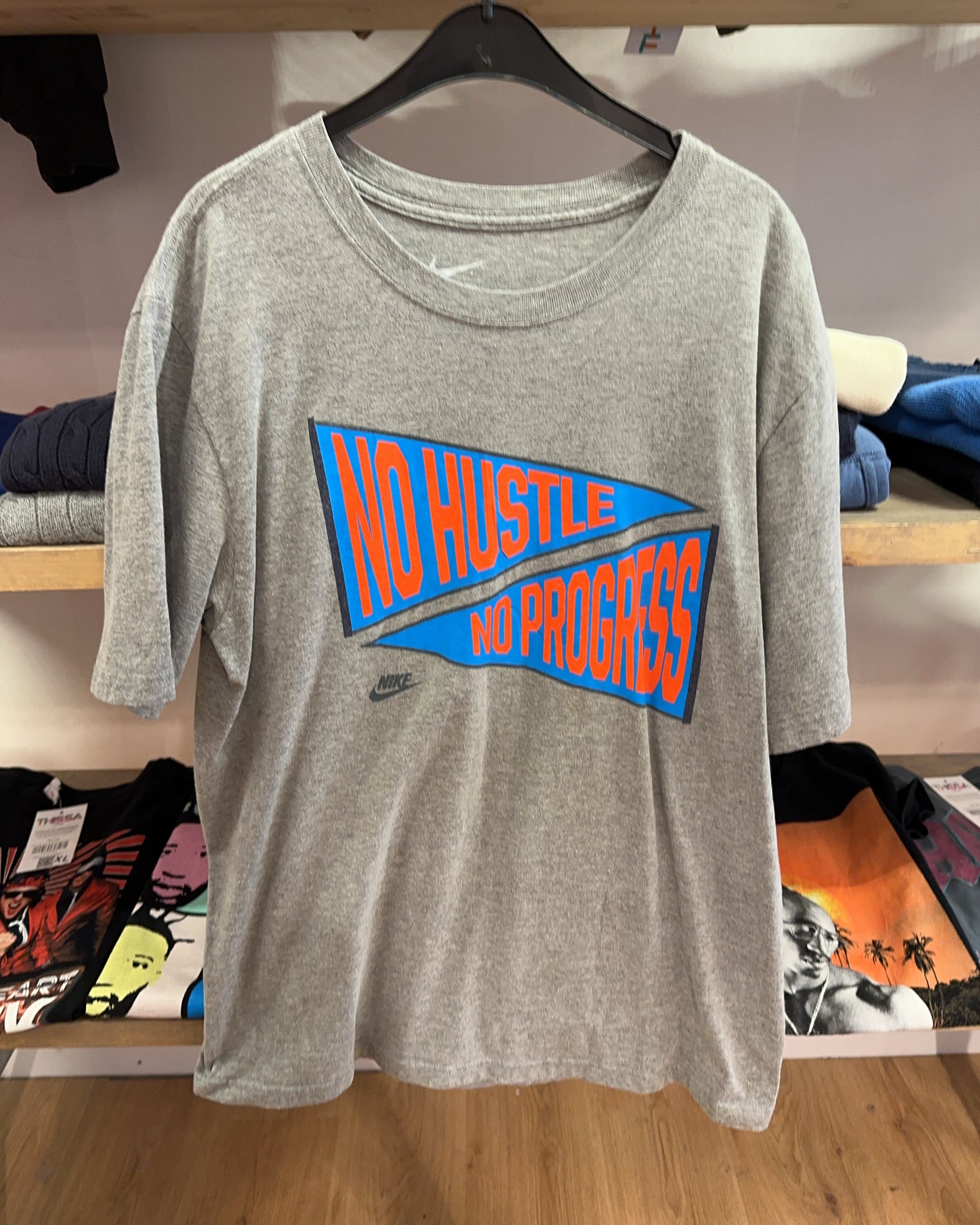 L - Nike No Hustle No Progress Graphic T-Shirt