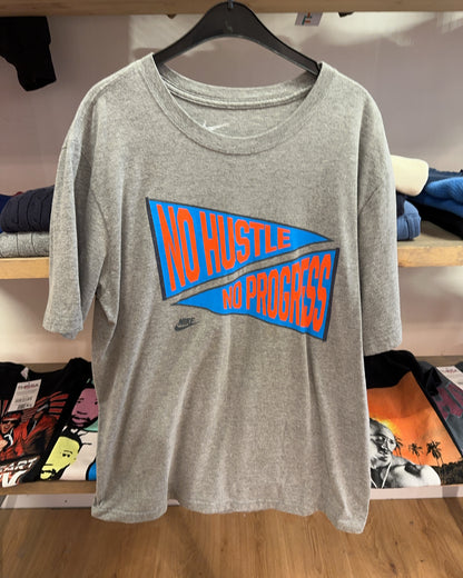 L - Nike No Hustle No Progress Graphic T-Shirt